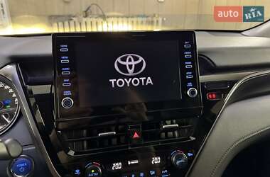 Седан Toyota Camry 2022 в 