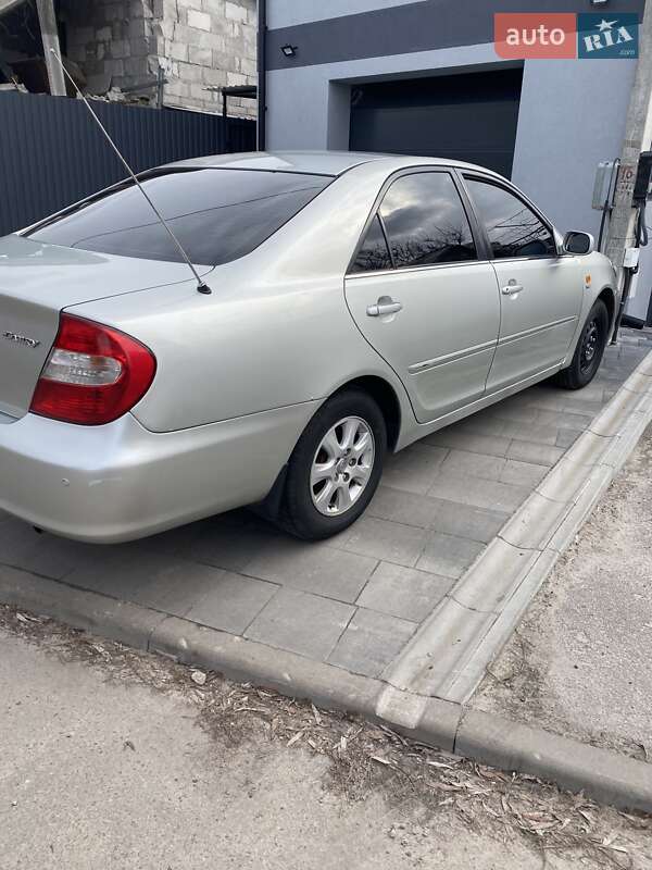 Седан Toyota Camry 2004 в Ірпені