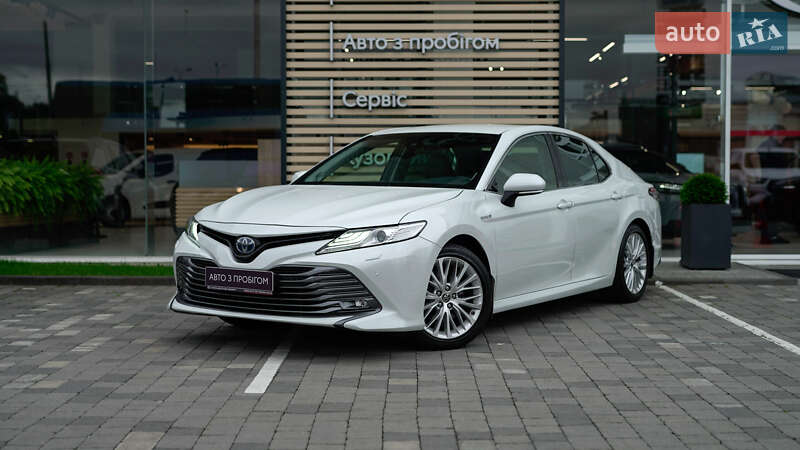 Toyota Camry 2019