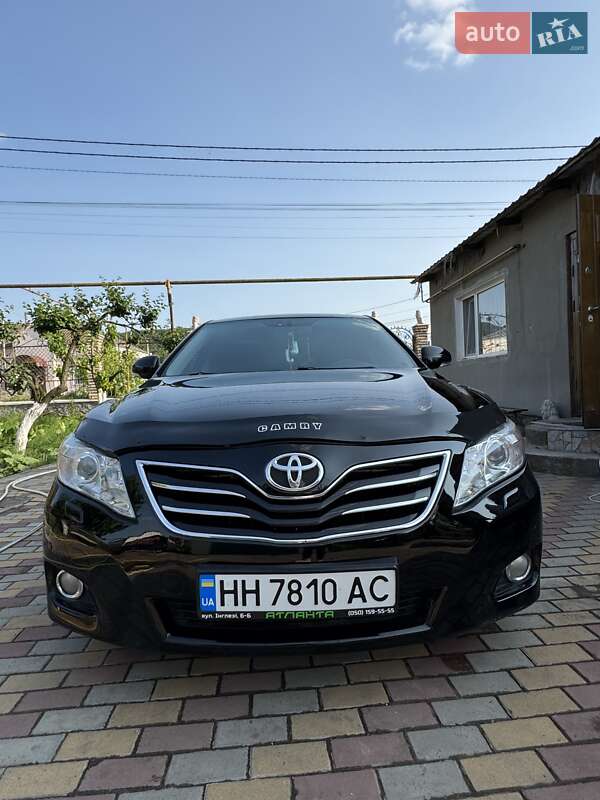 Седан Toyota Camry 2010 в Ананьїві