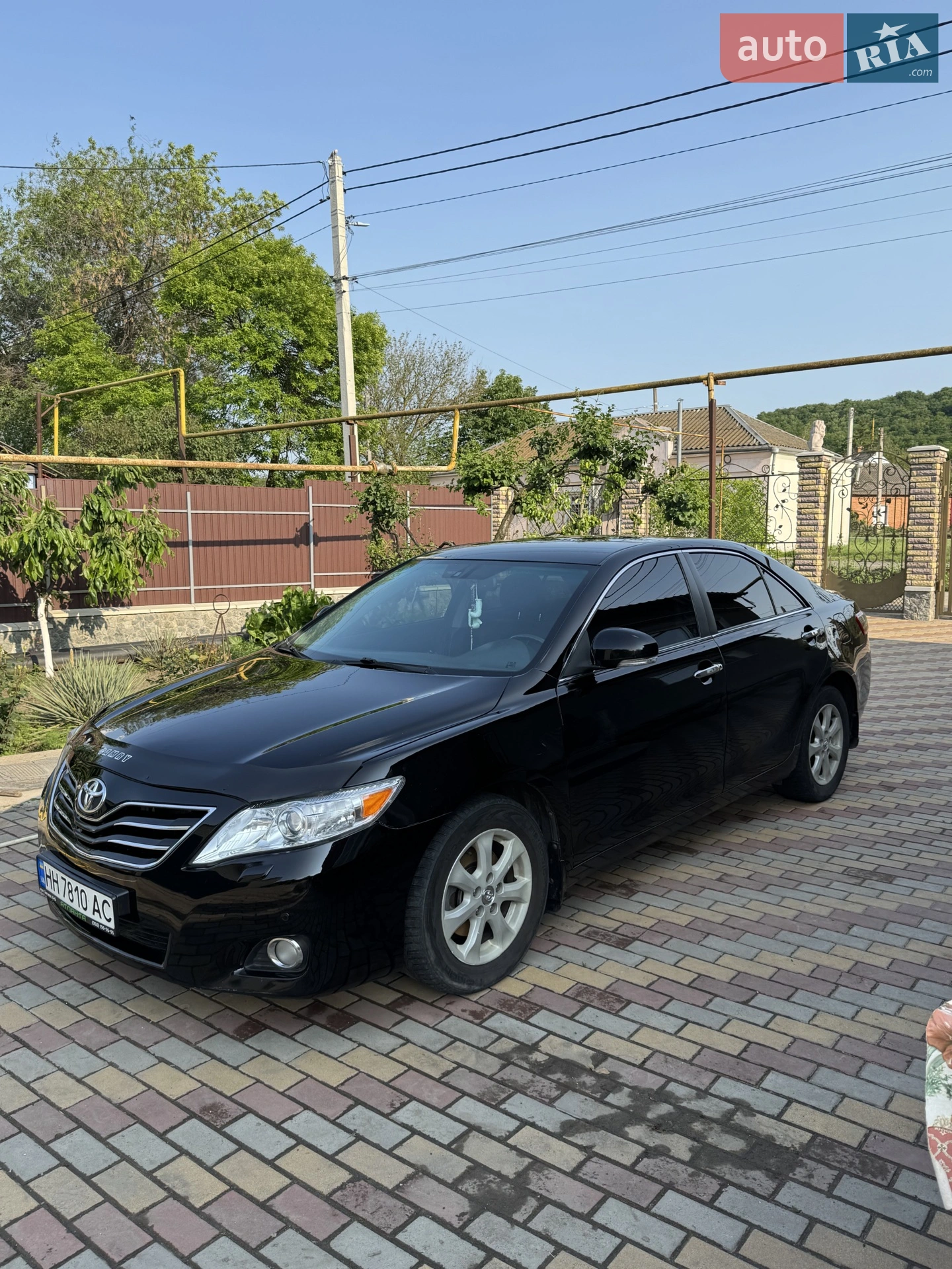 2010 Toyota Camry - фото 1