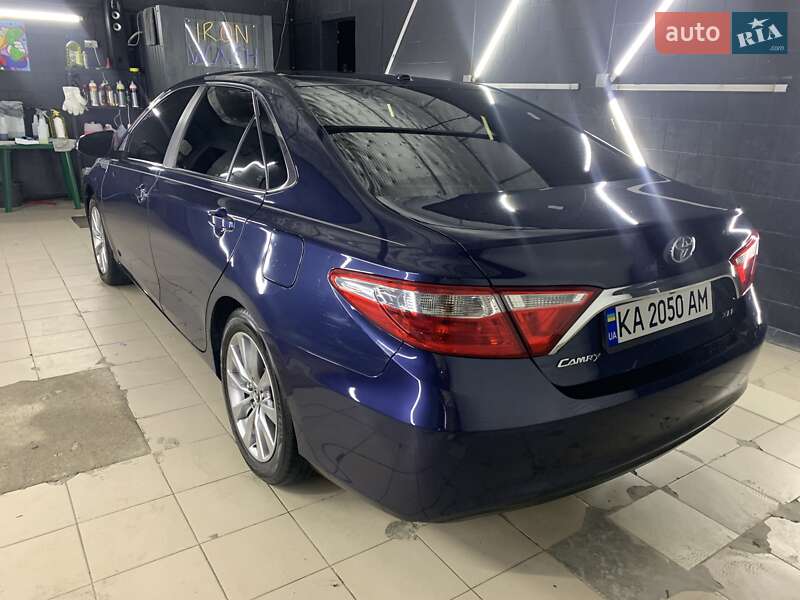 Седан Toyota Camry 2017 в Києві