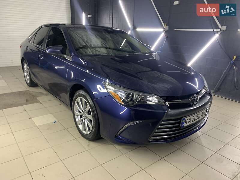Седан Toyota Camry 2017 в Києві