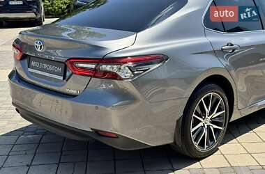 Седан Toyota Camry 2023 в 
