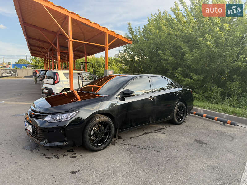 Toyota Camry 2015