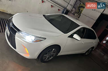 Седан Toyota Camry 2016 в Днепре