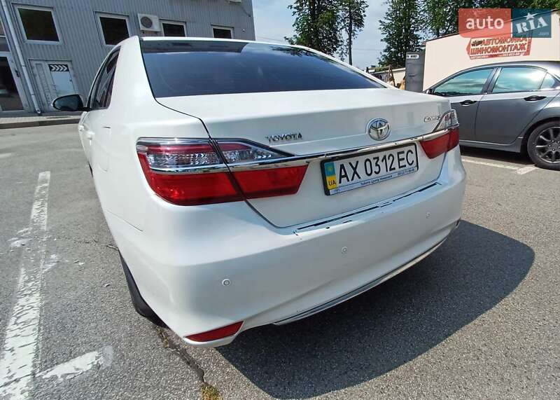 Седан Toyota Camry 2015 в Харькове