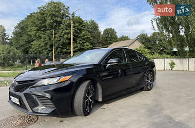 Седан Toyota Camry 2018 в 