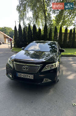 Седан Toyota Camry 2013 в Виннице