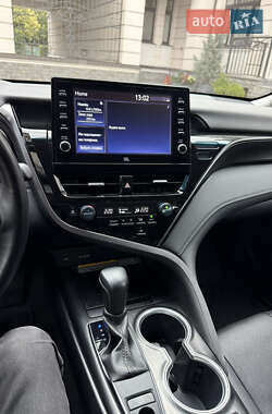 Седан Toyota Camry 2021 в 