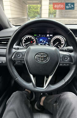 Седан Toyota Camry 2021 в 