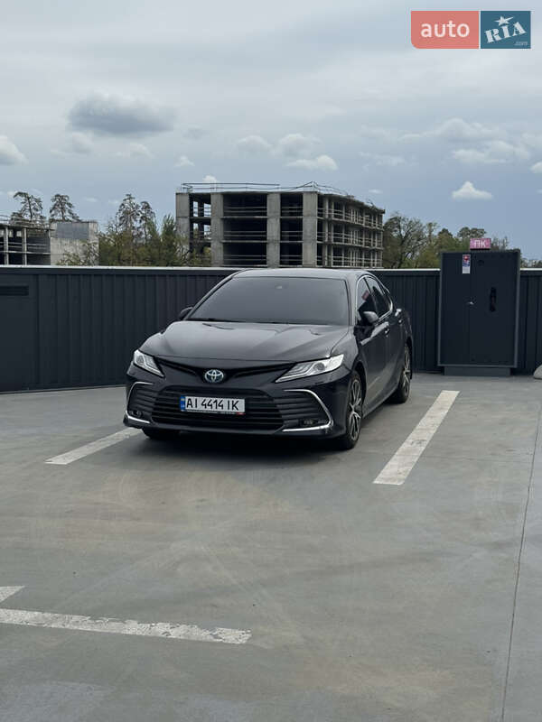 Седан Toyota Camry 2021 в Києві