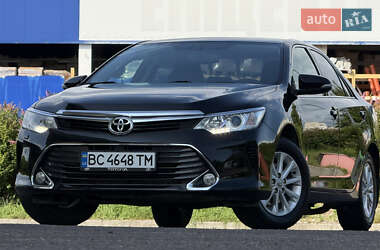 Седан Toyota Camry 2016 в Дрогобичі