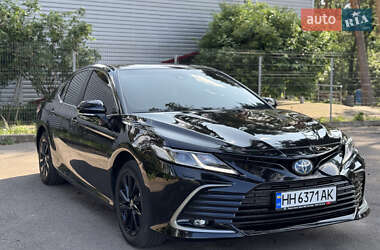 Седан Toyota Camry 2022 в Виннице