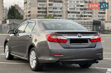 Седан Toyota Camry 2014 в 