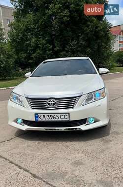 Седан Toyota Camry 2011 в Киеве