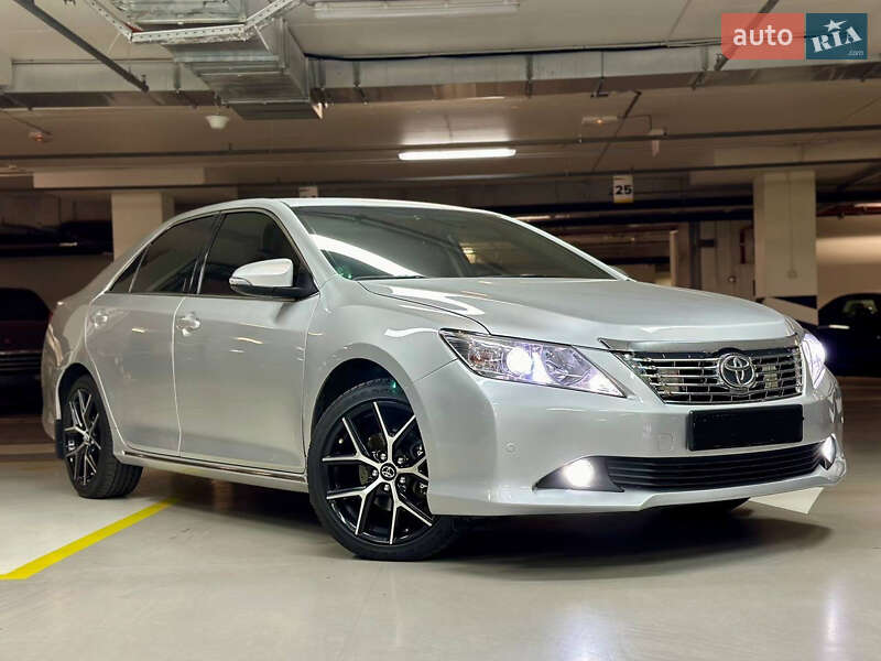 Седан Toyota Camry 2011 в Киеве