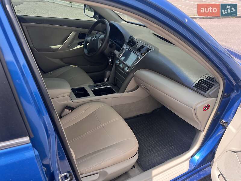 Седан Toyota Camry 2007 в Києві