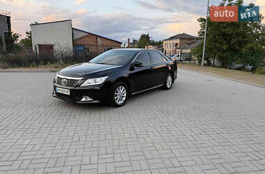 Седан Toyota Camry 2014 в Житомире