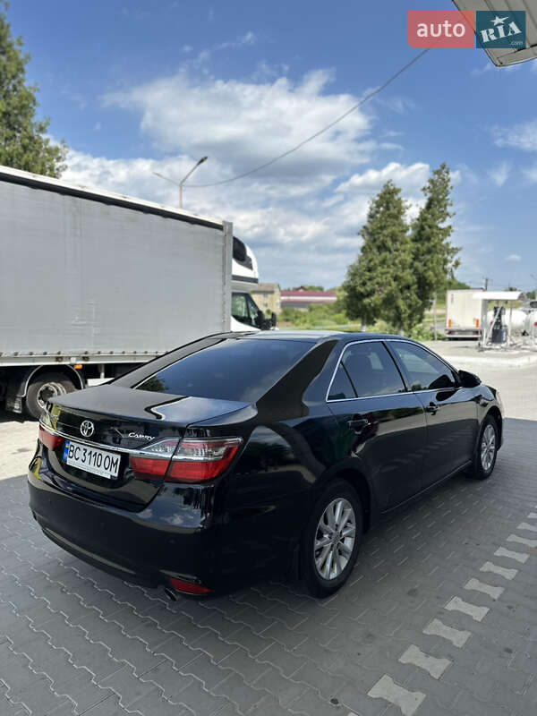Седан Toyota Camry 2015 в Львове
