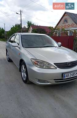 Седан Toyota Camry 2004 в Романіву