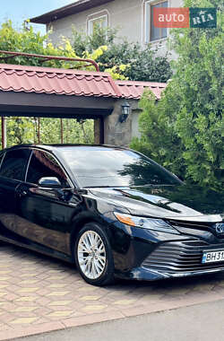 Седан Toyota Camry 2017 в 