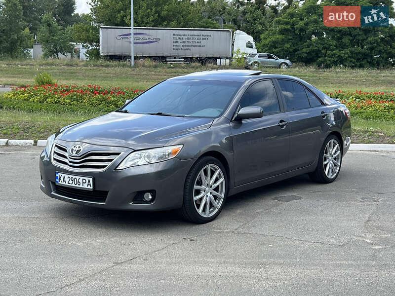Toyota Camry 2011