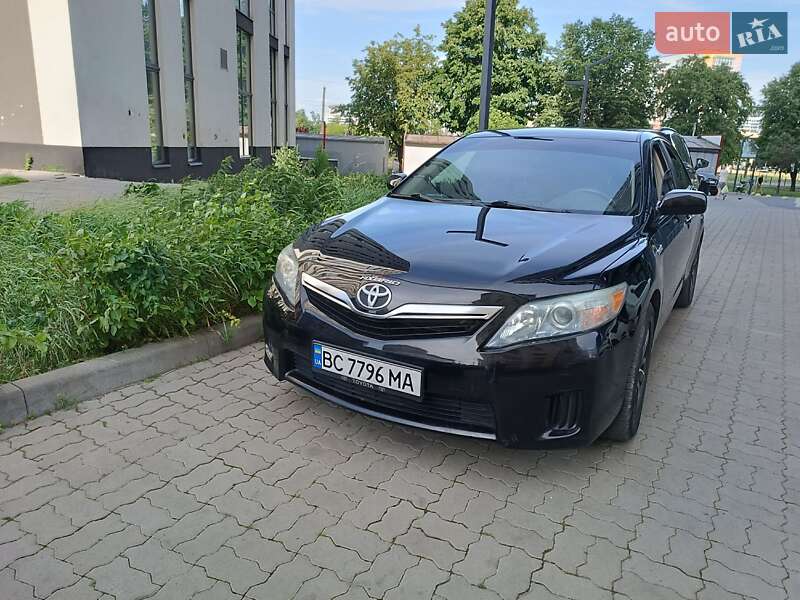 Седан Toyota Camry 2010 в Львові