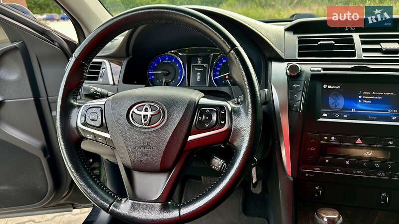 Седан Toyota Camry 2014 в Полтаве