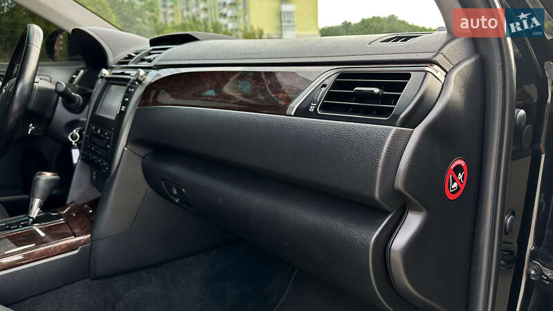 Седан Toyota Camry 2014 в Полтаве