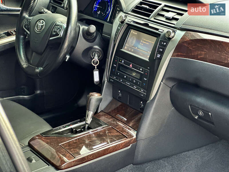 Седан Toyota Camry 2014 в Полтаве