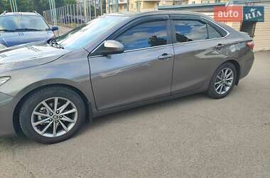 Седан Toyota Camry 2017 в Киеве