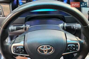 Седан Toyota Camry 2017 в 