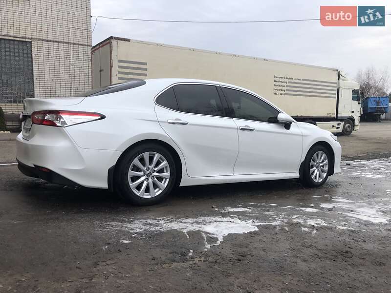 Седан Toyota Camry 2020 в Решетилівці