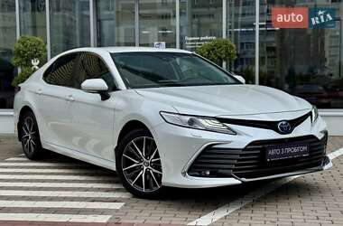 Седан Toyota Camry 2023 в Чернигове