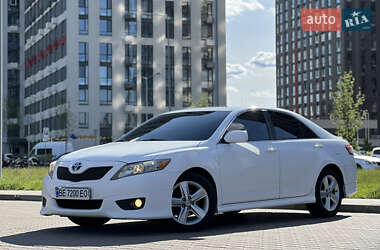 Седан Toyota Camry 2010 в Киеве