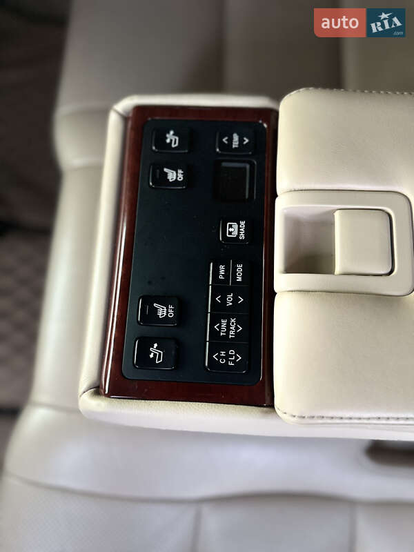 Седан Toyota Camry 2012 в Чернівцях