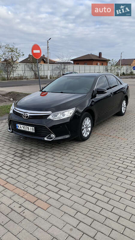 Toyota Camry 2016