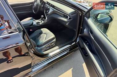 Седан Toyota Camry 2018 в 