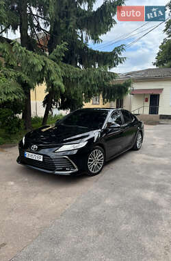 Седан Toyota Camry 2021 в Каролине-Бугазе