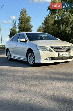 Седан Toyota Camry 2014 в Жмеринке
