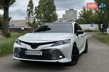 Седан Toyota Camry 2018 в Києві
