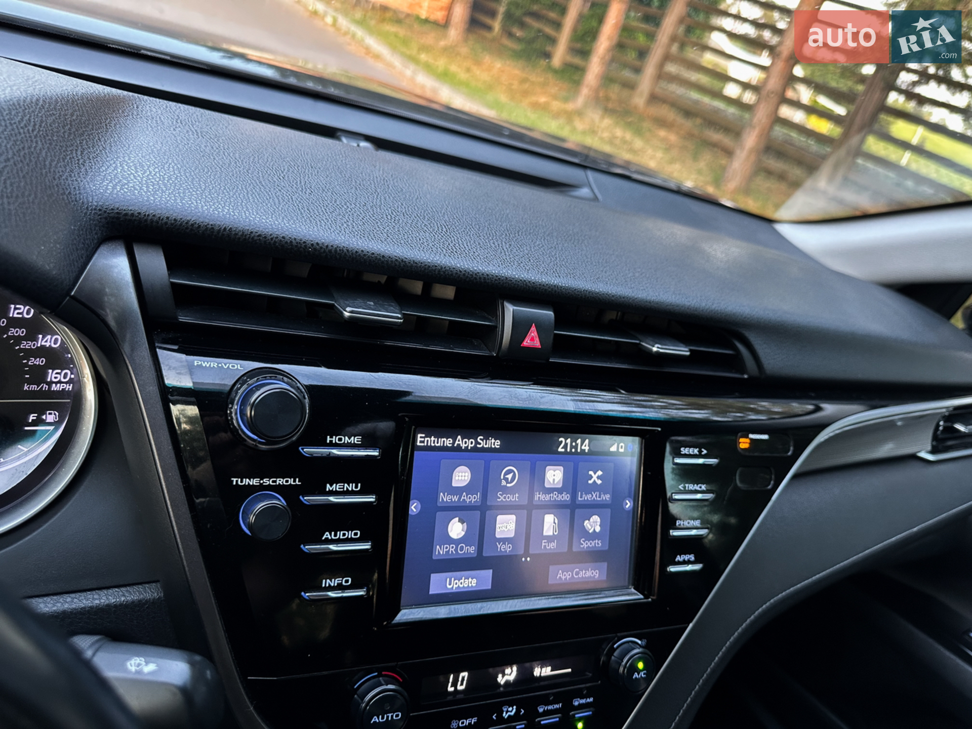 2018 Toyota Camry - мініатюра 19