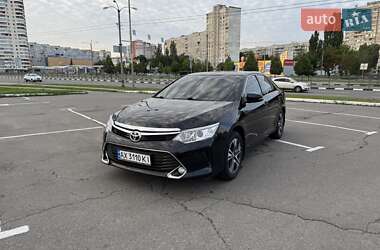 Седан Toyota Camry 2015 в Харкові