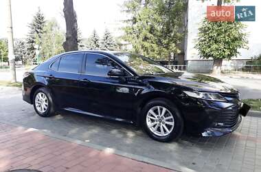 Седан Toyota Camry 2018 в Виннице