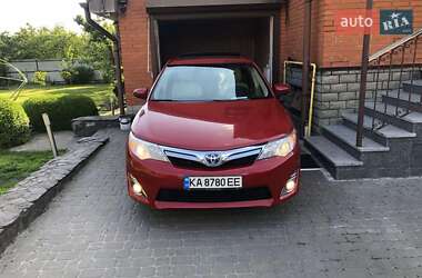 Седан Toyota Camry 2014 в Києві