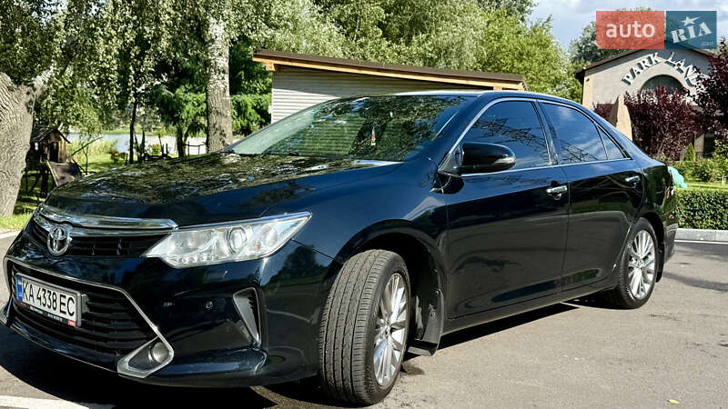 Седан Toyota Camry 2017 в Києві
