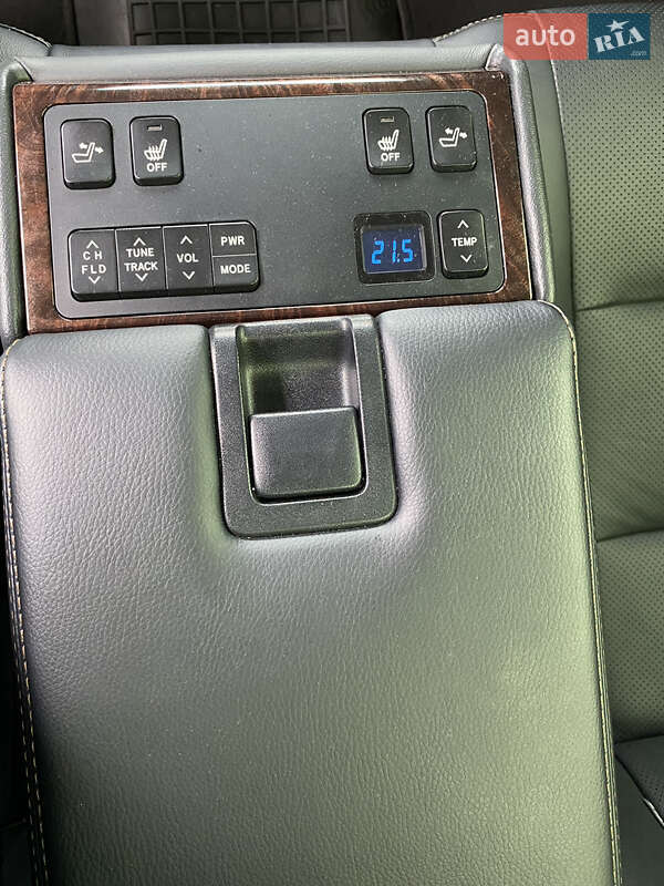 Седан Toyota Camry 2017 в Києві