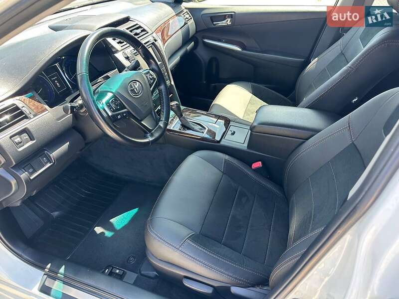 Седан Toyota Camry 2016 в Балті
