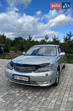 Седан Toyota Camry 2005 в Белогородке